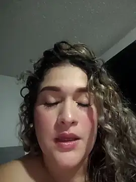 Snapshot of Sara_smiiith211 chatting on 05-02-26, 12:37 Sara smiiith211 online show from 05-02-26, 12:37