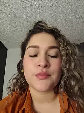 Snapshot of Sara_smiiith211 chatting on 05-03-26, 11:22 Sara smiiith211 online show from 05-03-26, 11:22