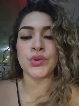 Snapshot of Sara_smiiith211 chatting on 06-12-26, 12:20 Sara smiiith211 online show from 06-12-26, 12:20
