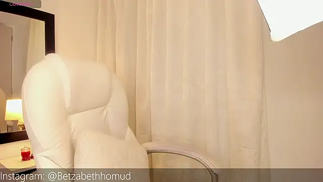 Snapshot of BetzabethHomud0 chatting on 10-23-25, 04:56 BetzabethHomud0 online show from 10-23-25, 04:56