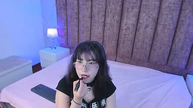 Snapshot of Purplee_Baby chatting on 01-02-25, 10:44 Purplee Baby online show from 01-02-25, 10:44