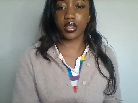 Queeen model online show from 07-06-26, 08:55