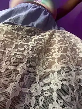 Snapshot of Cherrytowild chatting on 03-16-25, 05:39 Cherrytowild online show from 03-16-25, 05:39