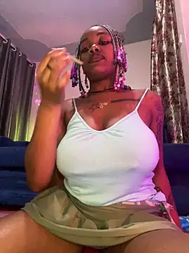 Snapshot of Cherrytowild chatting on 09-19-25, 05:20 Cherrytowild online show from 09-19-25, 05:20