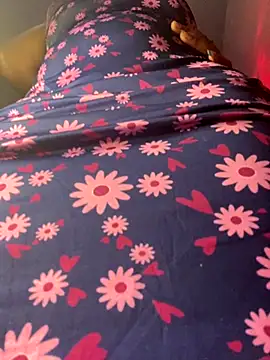 Snapshot of Cherrytowild chatting on 10-31-25, 08:37 Cherrytowild online show from 10-31-25, 08:37