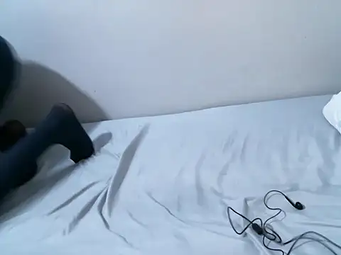 femaqueen online show from 04-25-26, 07:33