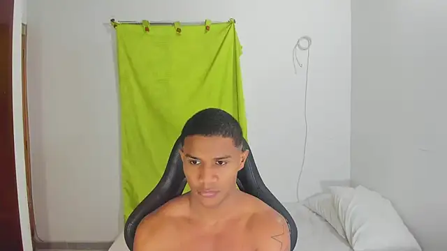 Snapshot of corzoethan chatting on 04-30-26, 03:18 corzoethan online show from 04-30-26, 03:18