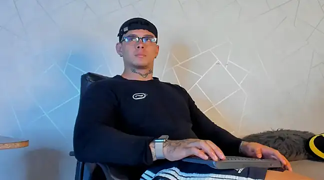 NoahhBrown online show from 01-10-25, 03:29