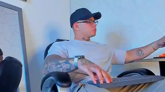 NoahhBrown online show from 02-01-25, 10:34