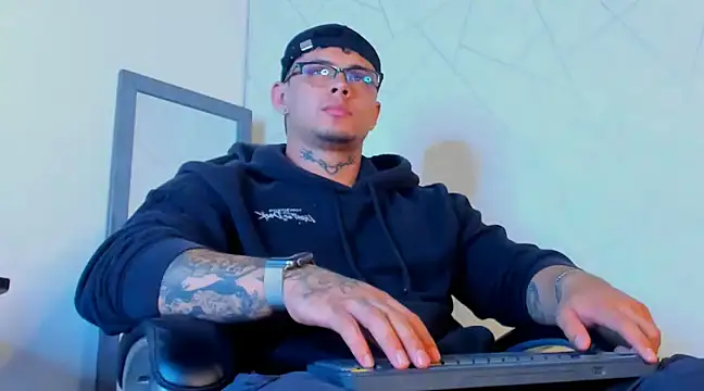 NoahhBrown online show from 02-12-25, 03:18