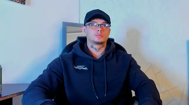 NoahhBrown online show from 02-16-25, 01:36