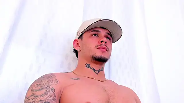 NoahhBrown online show from 09-15-25, 04:34