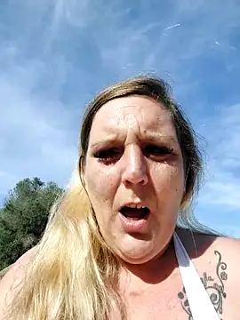 BecciDeluxe online show from 11-02-25, 01:02