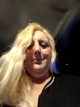 BecciDeluxe online show from 12-22-25, 08:28