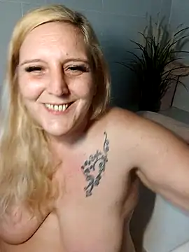 BecciDeluxe online show from 01-08-26, 06:10