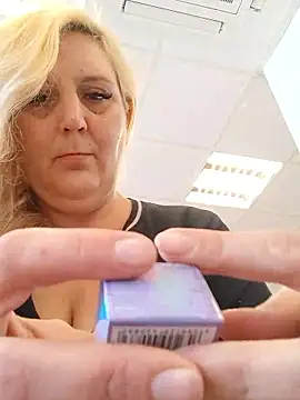 BecciDeluxe online show from 01-15-26, 12:32