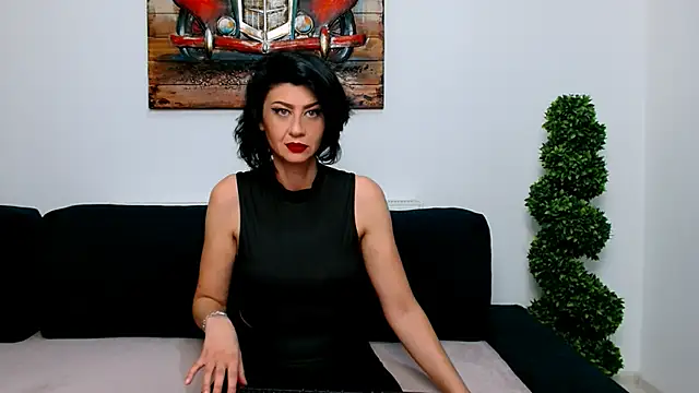 Snapshot of Taissa4U chatting on 10-25-25, 06:35 Taissa4U online show from 10-25-25, 06:35