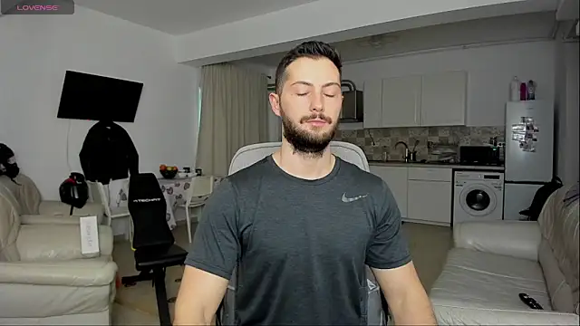 Snapshot of ZackFraser chatting on 03-06-25, 05:03 ZackFraser online show from 03-06-25, 05:03