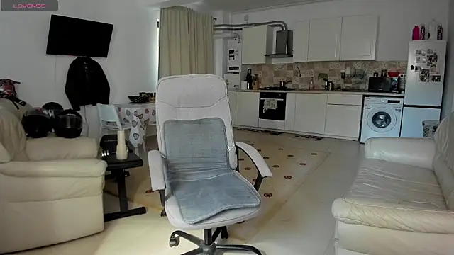 Snapshot of ZackFraser chatting on 09-21-25, 07:54 ZackFraser online show from 09-21-25, 07:54