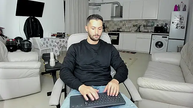 Snapshot of ZackFraser chatting on 09-25-25, 04:54 ZackFraser online show from 09-25-25, 04:54