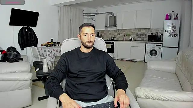 Snapshot of ZackFraser chatting on 10-03-25, 02:36 ZackFraser online show from 10-03-25, 02:36