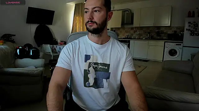 Snapshot of ZackFraser chatting on 11-02-25, 09:44 ZackFraser online show from 11-02-25, 09:44