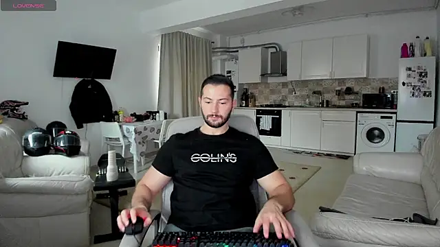 Snapshot of ZackFraser chatting on 11-04-25, 09:19 ZackFraser online show from 11-04-25, 09:19