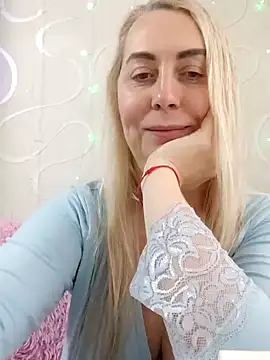 Snapshot of HotJanet chatting on 01-13-25, 11:08 HotJanet online show from 01-13-25, 11:08