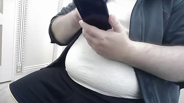 Snapshot of KIZLAZIMYaa chatting on 10-18-25, 02:40 KIZLAZIMYaa online show from 10-18-25, 02:40