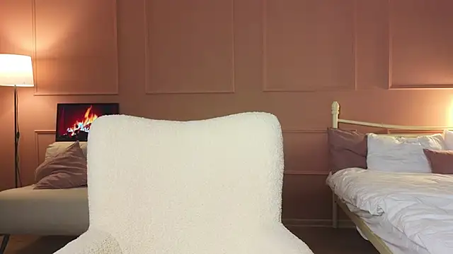 Snapshot of Lina-hill chatting on 01-11-25, 02:47 Lina-hill online show from 01-11-25, 02:47