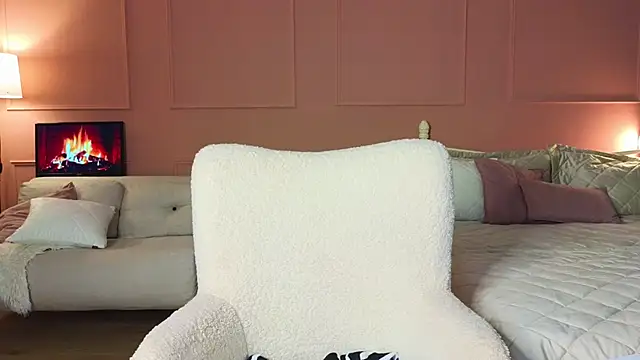 Snapshot of Lina-hill chatting on 01-24-25, 03:45 Lina-hill online show from 01-24-25, 03:45