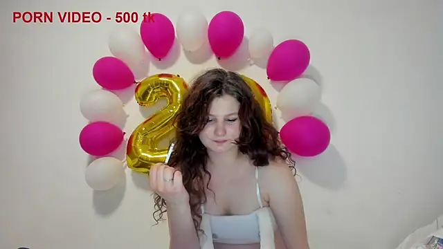 Snapshot of Charlotte_wow chatting on 06-15-26, 07:38 Charlotte wow online show from 06-15-26, 07:38
