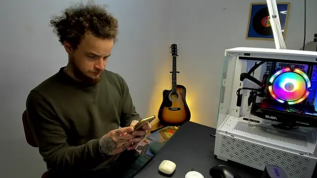 Snapshot of layneinchains chatting on 12-22-25, 09:50 layneinchains online show from 12-22-25, 09:50