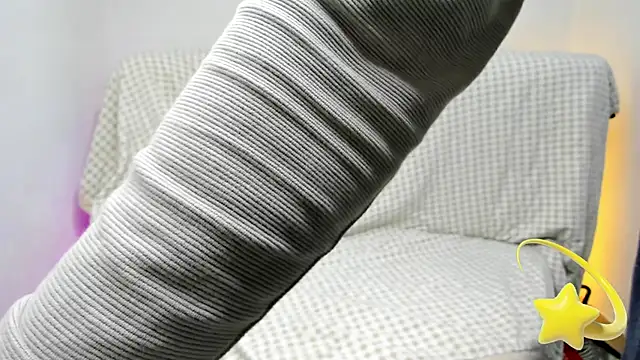 Snapshot of layneinchains chatting on 02-05-26, 03:05 layneinchains online show from 02-05-26, 03:05