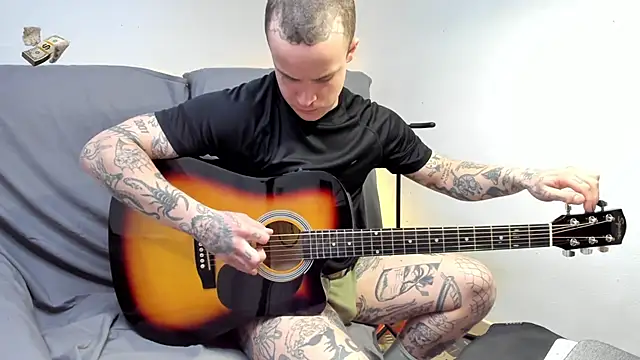 Snapshot of layneinchains chatting on 02-06-26, 06:33 layneinchains online show from 02-06-26, 06:33