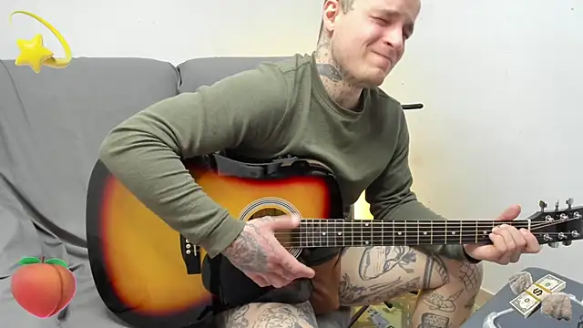 Snapshot of layneinchains chatting on 02-19-26, 09:22 layneinchains online show from 02-19-26, 09:22