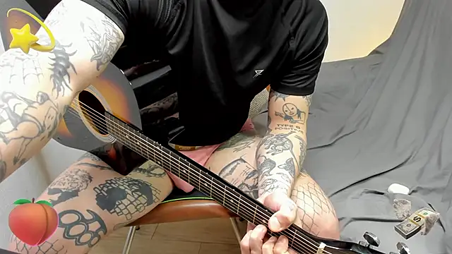 Snapshot of layneinchains chatting on 02-22-26, 08:07 layneinchains online show from 02-22-26, 08:07