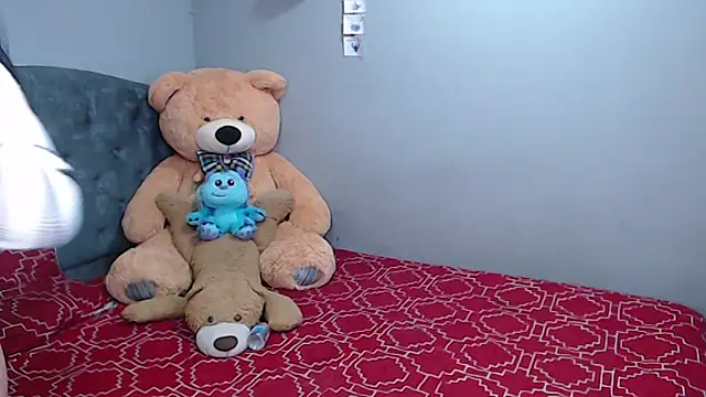 Snapshot of Gaby_foz chatting on 06-17-26, 07:26 Gaby foz online show from 06-17-26, 07:26