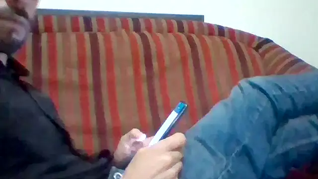 Snapshot of hossein-iraq chatting on 03-06-25, 07:32 hossein-iraq online show from 03-06-25, 07:32