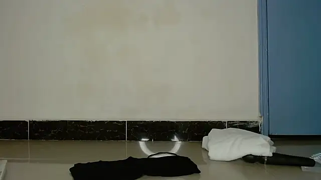 Perqueen online show from 07-27-26, 12:17