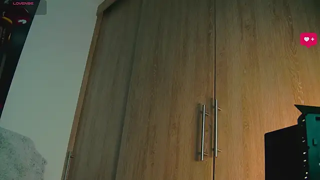 aidaadams online show from 10-10-25, 10:14