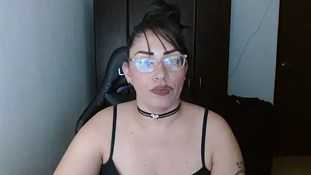 natashasmithe online show from 02-24-25, 04:16