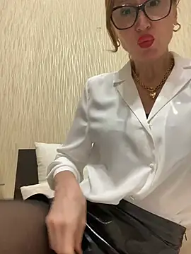 LauraDavis online show from 05-01-26, 08:24