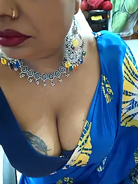 Snapshot of YR-SHIVANI chatting on 05-02-26, 06:40 YR-SHIVANI online show from 05-02-26, 06:40