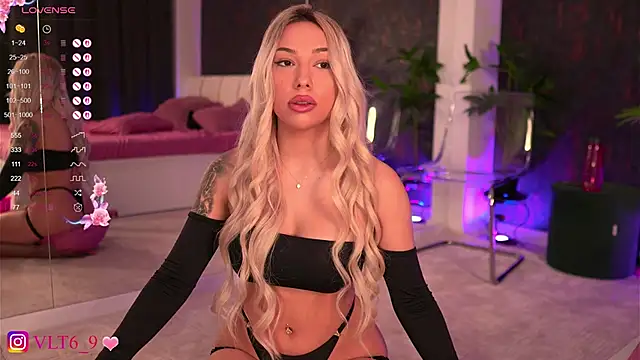 Snapshot of violettabunny03 chatting on 03-07-25, 10:54 violettabunny03 online show from 03-07-25, 10:54