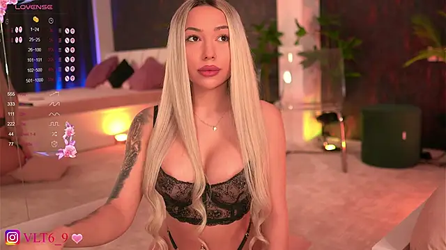 Snapshot of violettabunny03 chatting on 03-13-25, 11:27 violettabunny03 online show from 03-13-25, 11:27