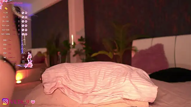 Snapshot of violettabunny03 chatting on 03-14-25, 02:31 violettabunny03 online show from 03-14-25, 02:31