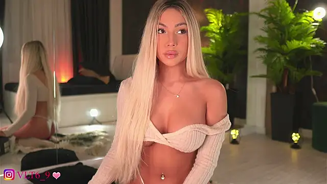 Snapshot of violettabunny03 chatting on 11-27-25, 11:07 violettabunny03 online show from 11-27-25, 11:07