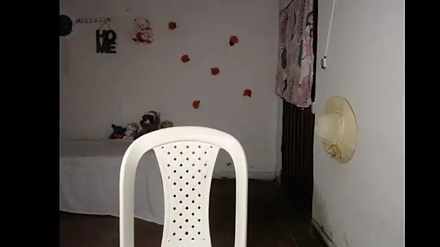 Snapshot of foxysweet09 chatting on 03-16-25, 01:17 foxysweet09 online show from 03-16-25, 01:17