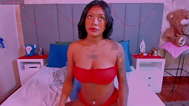 Snapshot of JulianaMiller chatting on 12-25-24, 03:29 JulianaMiller online show from 12-25-24, 03:29